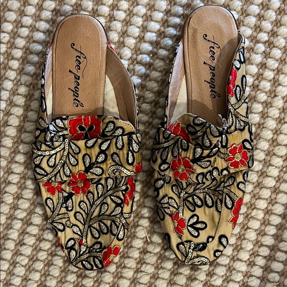 Brand new - Free People Floral Embroidered Mules - Tan and Red - Picture 1 of 3